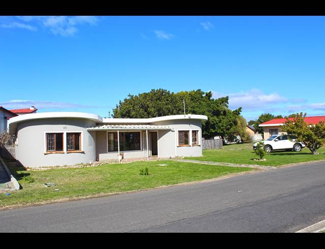 2 BEDROOM HOUSE FOR SALE IN KLEINMOND CENTRAL